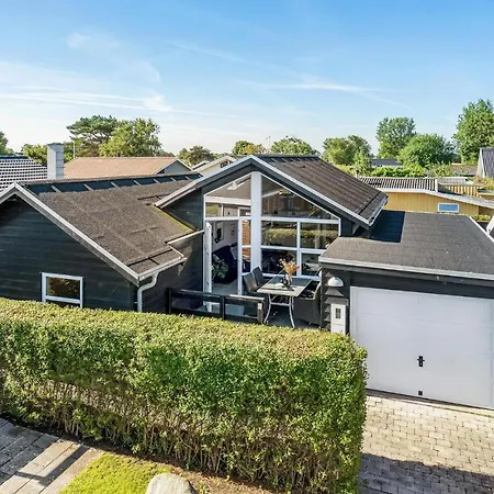 Дом отдыха Beautiful In With Wifi